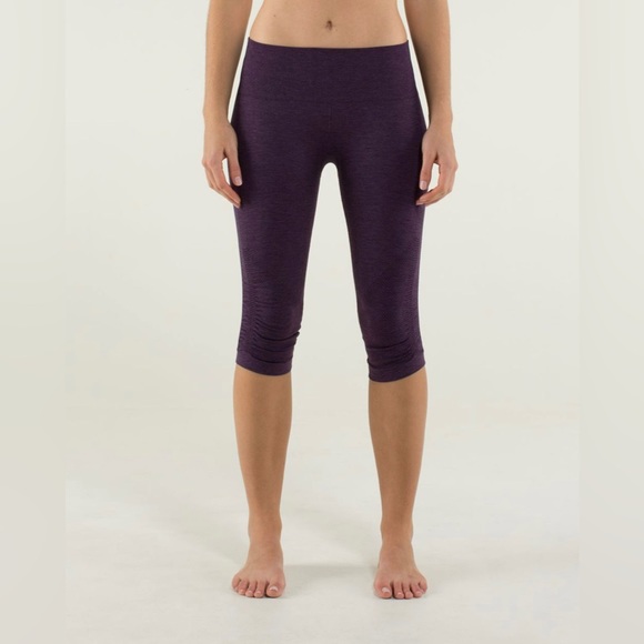 Lululemon In The Flow Crop I
Heathered Deep Zinfandel - Picture 8 of 8